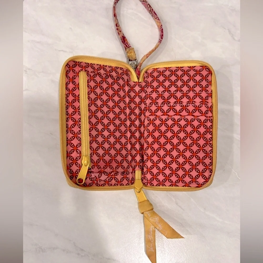 🔥Vera Bradley Vibrant Yellow and Pink Women's Wristlet🔥